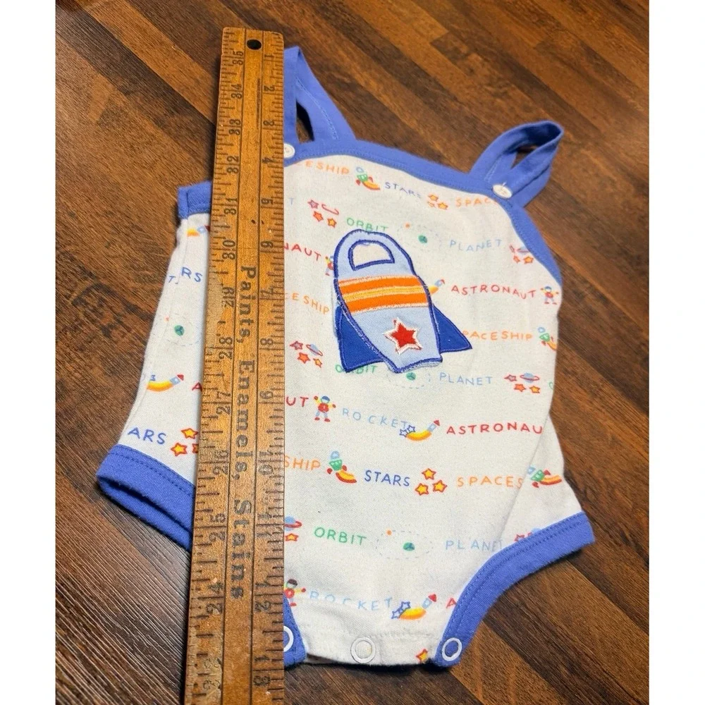 Vintage 80s boys summer romper.  Rockets, astronaut.  Soft and comfy.  0/3 mo
